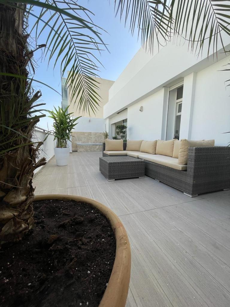 Central, Terrasse, Confortable - Bleue Residence Casablanca Buitenkant foto