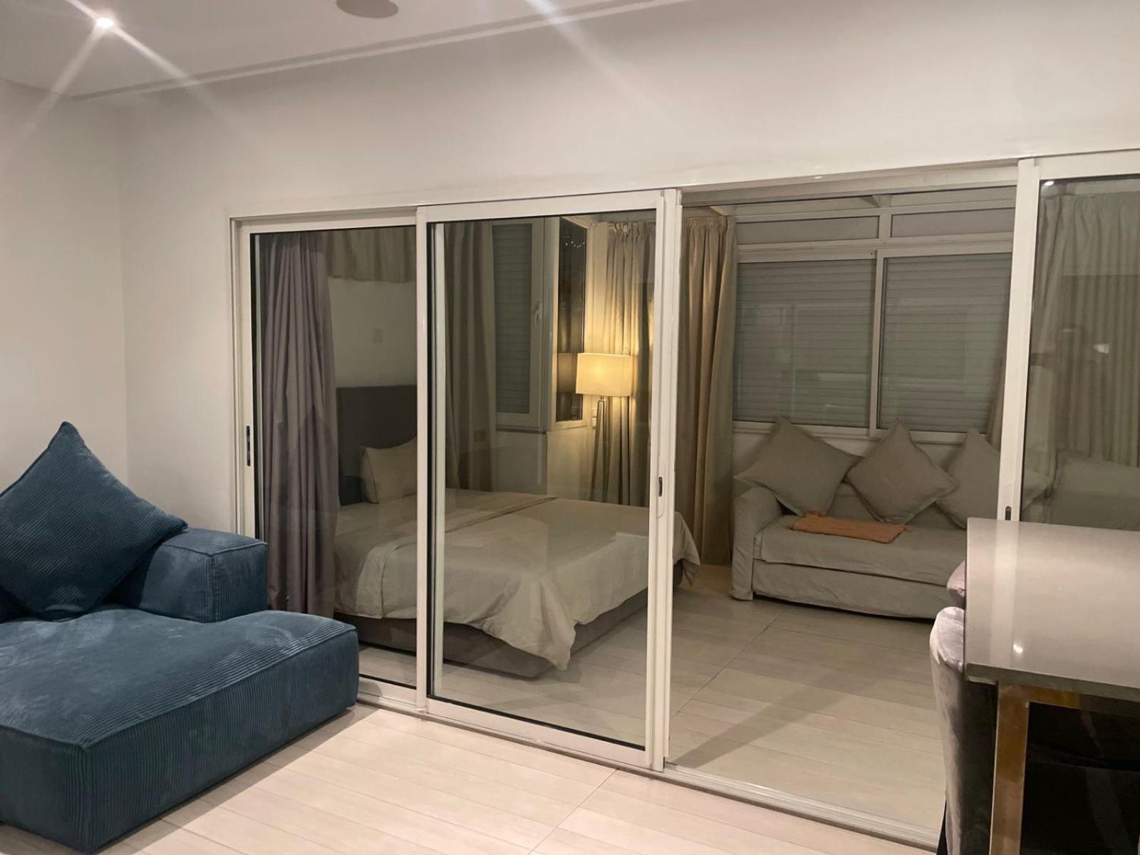 Central, Terrasse, Confortable - Bleue Residence Casablanca Buitenkant foto