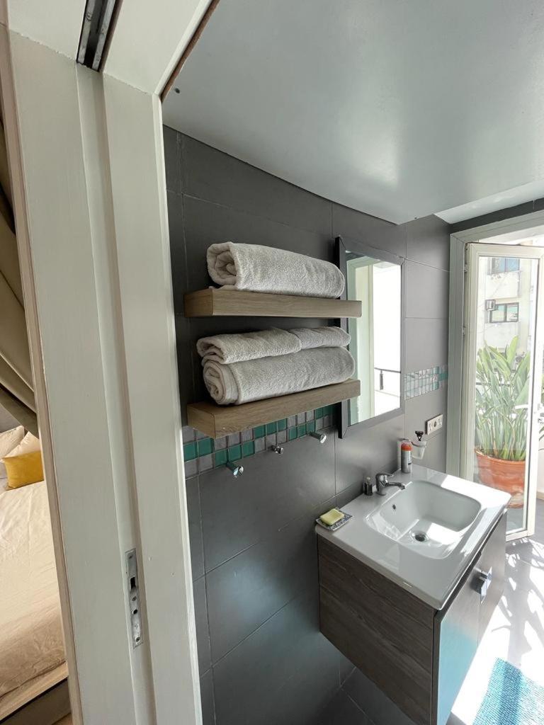 Central, Terrasse, Confortable - Bleue Residence Casablanca Buitenkant foto